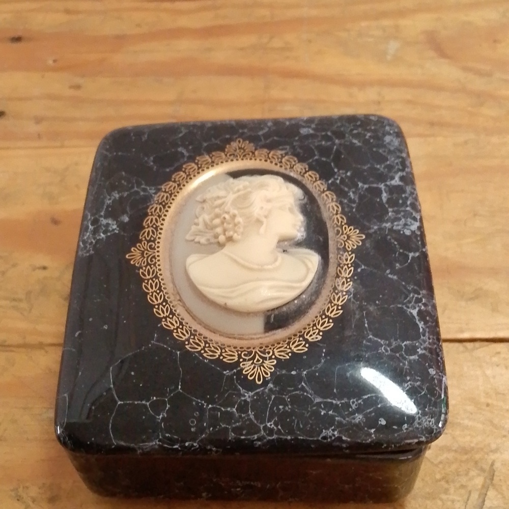 Vintage Albert E. Price "The Cameo Collection" Ceramic Lidded Box